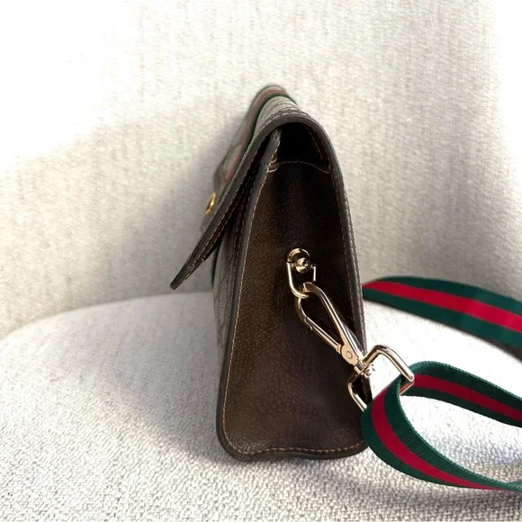 Authentic Gucci clutch converted into a crossbody bag brown monogram canvas - Picture 10 of 16